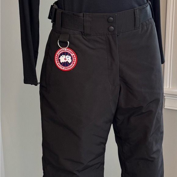 Women’s Canada Goose Tundra Pants, Size XS.  Like new!  Worn 3 times - Picture 12 of 13